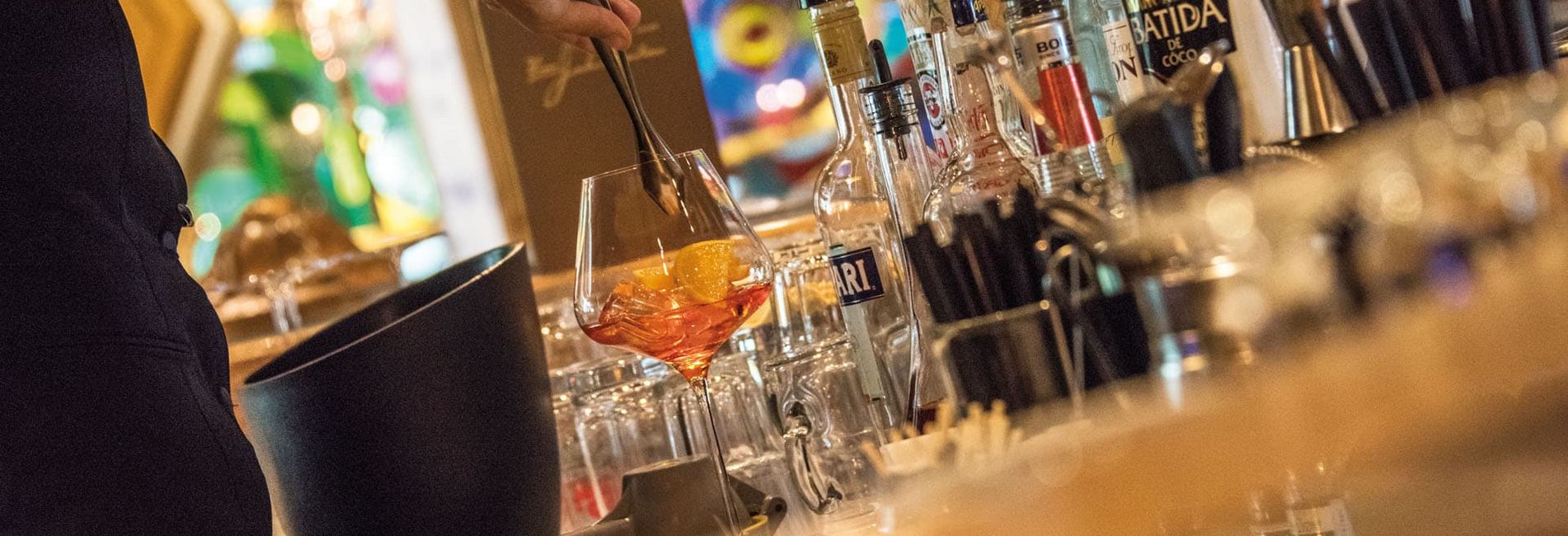 Bar elegante dell’Hotel Vier Jahreszeiten a Merano Bar elegante dell’Hotel Vier Jahreszeiten a Merano