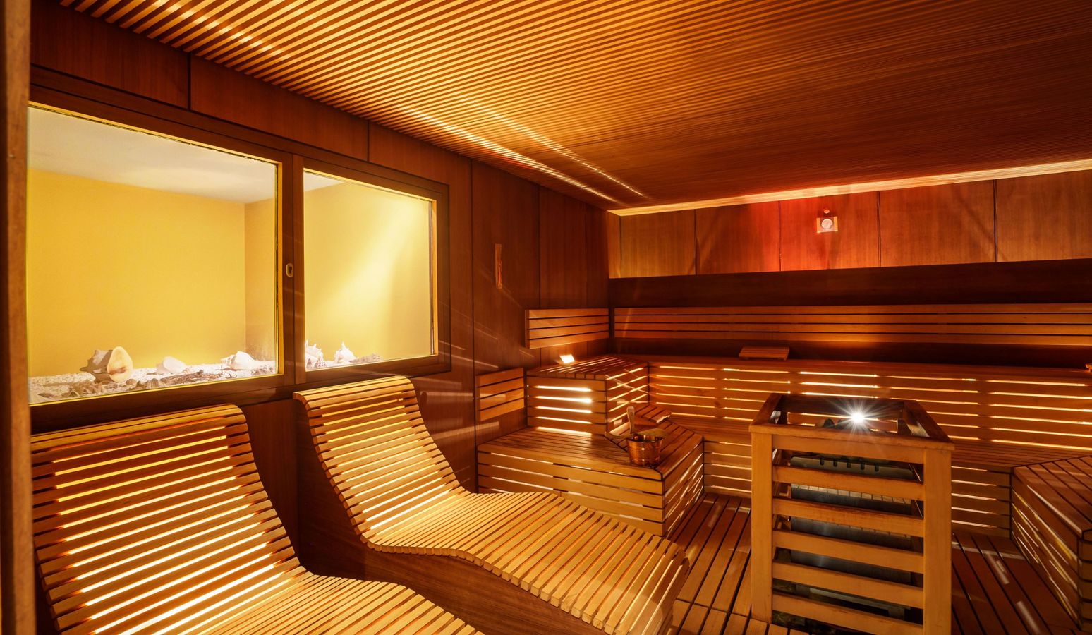 Luxury sauna and wellness area at Hotel Vier Jahreszeiten in South Tyrol Luxury sauna and wellness area at Hotel Vier Jahreszeiten in South Tyrol