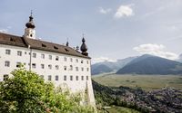 Kloster Marienberg im Vinschgau Südtirol – historische Sehenswürdigkeit nahe dem Hotel Vier Jahreszeiten Kloster Marienberg im Vinschgau Südtirol – historische Sehenswürdigkeit nahe dem Hotel Vier Jahreszeiten