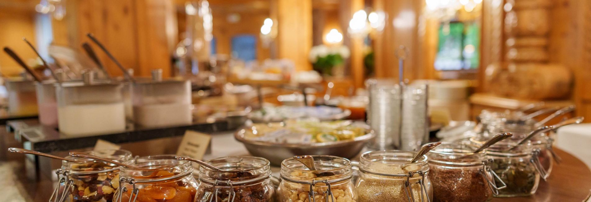 Luxury wellness hotel pool area with mountain view at Hotel Vier Jahreszeiten in South Tyrol Luxury wellness hotel pool area with mountain view at Hotel Vier Jahreszeiten in South Tyrol