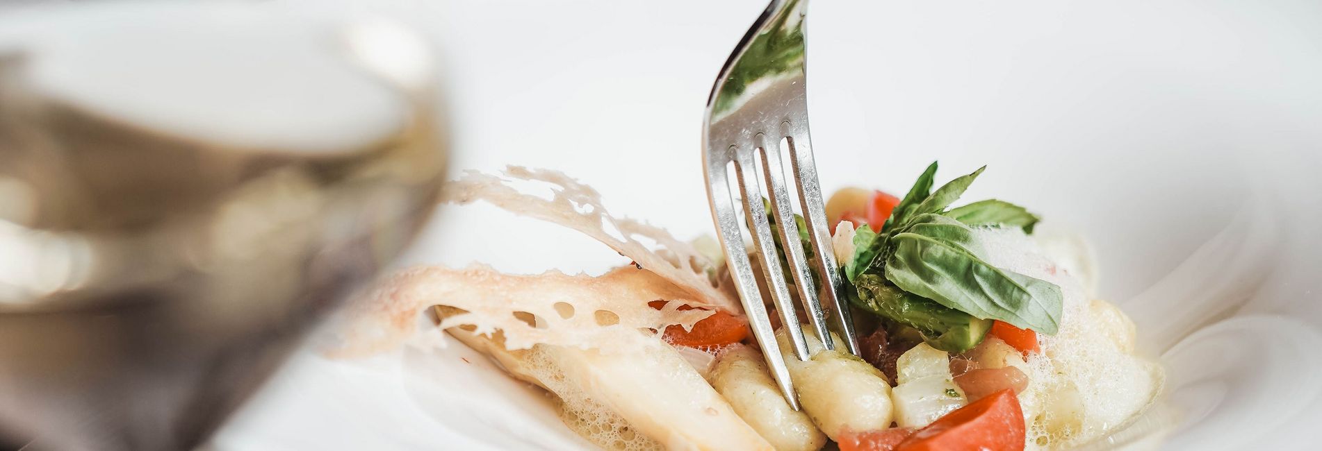 Cucina gourmet elegante presso l’Hotel Vier Jahreszeiten a Silandro