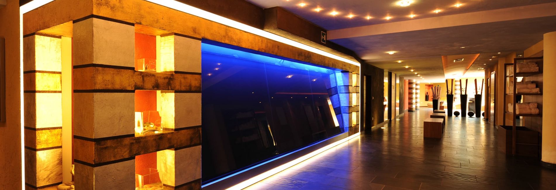 Wellness area and indoor pool at Hotel Vier Jahreszeiten in Schlanders, South Tyrol