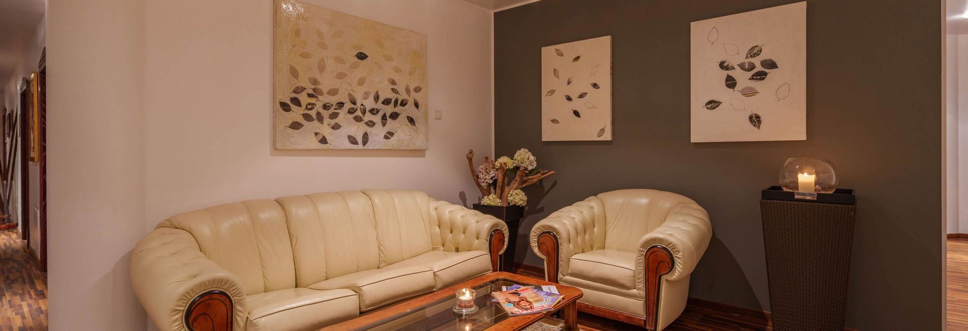 Luxuriöses Wellnesshotel Vier Jahreszeiten in Südtirol mit Außenpool und Alpenpanorama